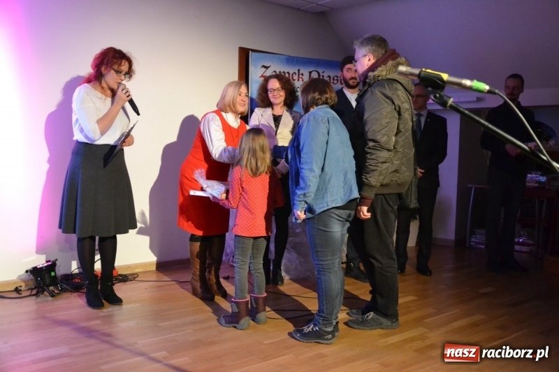 Zdjęcie w galerii na portalu naszraciborz.pl: Jasełka wraz z koncertem kolęd oraz jarmark bożonarodzeniowy na Zamku Piastowskim  wiadomości z regionu