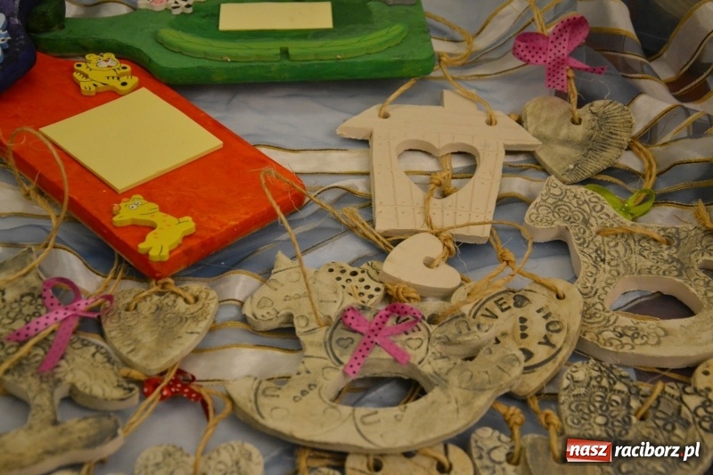 Zdjęcie w galerii na portalu naszraciborz.pl: Jasełka wraz z koncertem kolęd oraz jarmark bożonarodzeniowy na Zamku Piastowskim  wiadomości z regionu