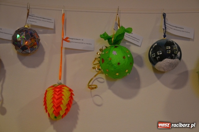 Zdjęcie w galerii na portalu naszraciborz.pl: Jasełka wraz z koncertem kolęd oraz jarmark bożonarodzeniowy na Zamku Piastowskim  wiadomości z regionu