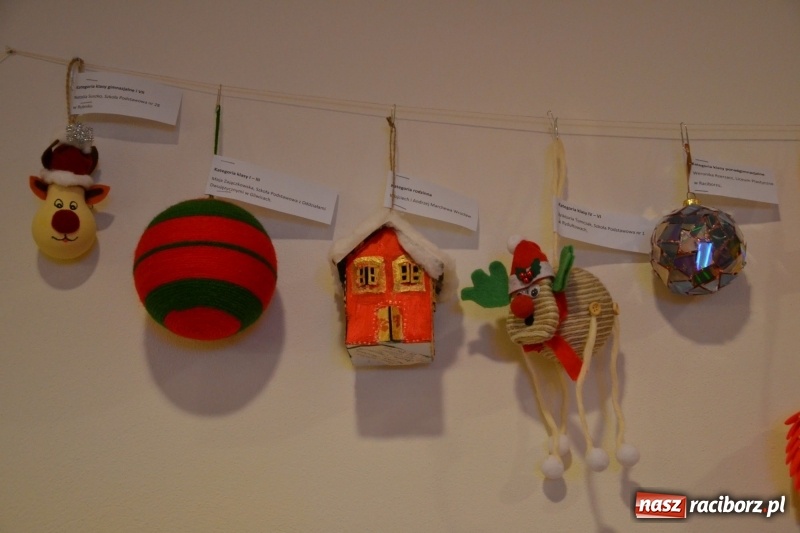 Zdjęcie w galerii na portalu naszraciborz.pl: Jasełka wraz z koncertem kolęd oraz jarmark bożonarodzeniowy na Zamku Piastowskim  wiadomości z regionu