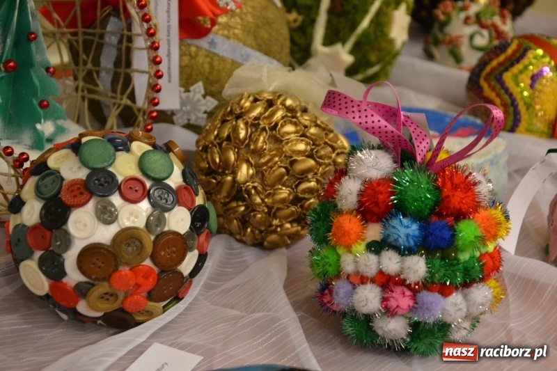 Zdjęcie w galerii na portalu naszraciborz.pl: Jasełka wraz z koncertem kolęd oraz jarmark bożonarodzeniowy na Zamku Piastowskim  wiadomości z regionu