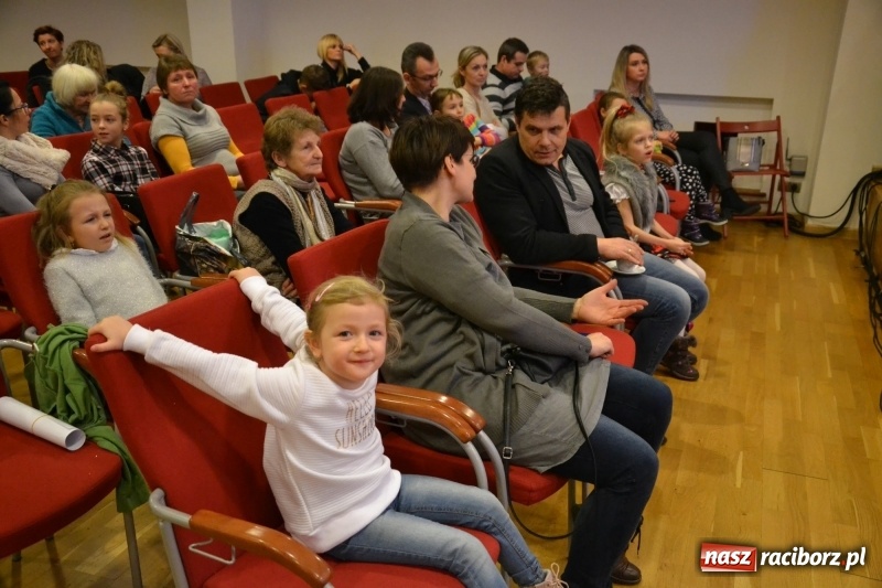 Zdjęcie w galerii na portalu naszraciborz.pl: Jasełka wraz z koncertem kolęd oraz jarmark bożonarodzeniowy na Zamku Piastowskim  wiadomości z regionu