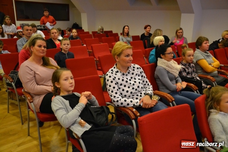 Zdjęcie w galerii na portalu naszraciborz.pl: Jasełka wraz z koncertem kolęd oraz jarmark bożonarodzeniowy na Zamku Piastowskim  wiadomości z regionu