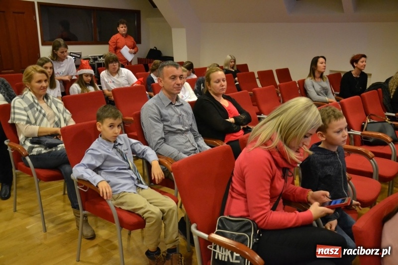 Zdjęcie w galerii na portalu naszraciborz.pl: Jasełka wraz z koncertem kolęd oraz jarmark bożonarodzeniowy na Zamku Piastowskim  wiadomości z regionu