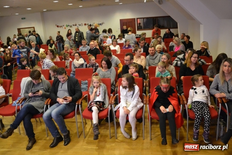 Zdjęcie w galerii na portalu naszraciborz.pl: Jasełka wraz z koncertem kolęd oraz jarmark bożonarodzeniowy na Zamku Piastowskim  wiadomości z regionu