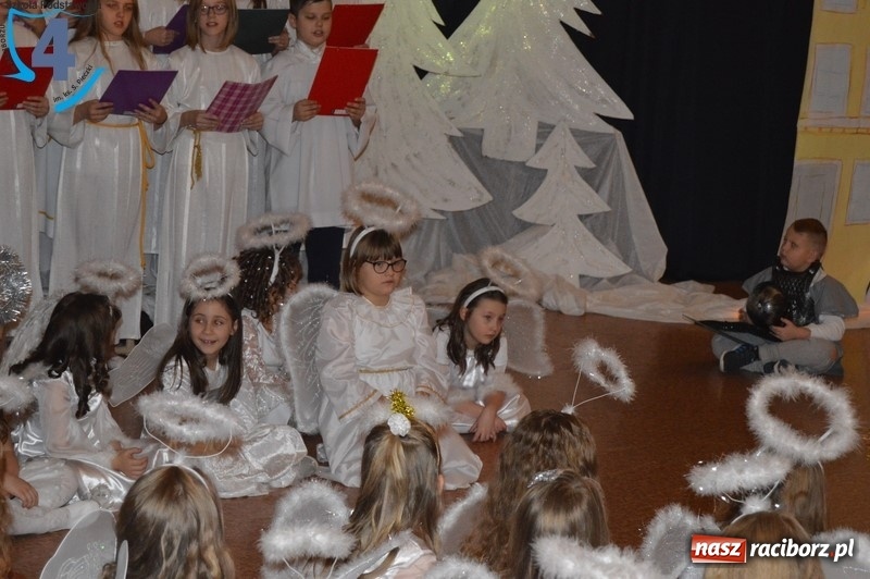 Zdjęcie w galerii na portalu naszraciborz.pl: Jasełka w Szkole Podstawowej numer 4 wiadomości z regionu