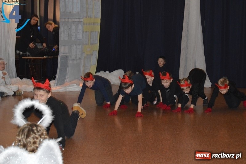 Zdjęcie w galerii na portalu naszraciborz.pl: Jasełka w Szkole Podstawowej numer 4 wiadomości z regionu