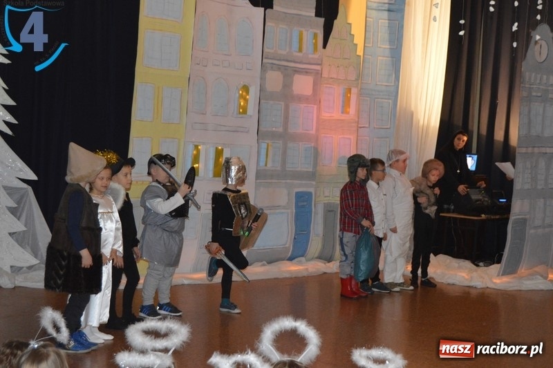 Zdjęcie w galerii na portalu naszraciborz.pl: Jasełka w Szkole Podstawowej numer 4 wiadomości z regionu