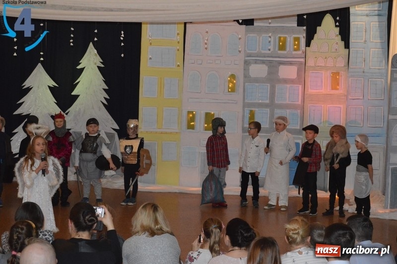 Zdjęcie w galerii na portalu naszraciborz.pl: Jasełka w Szkole Podstawowej numer 4 wiadomości z regionu