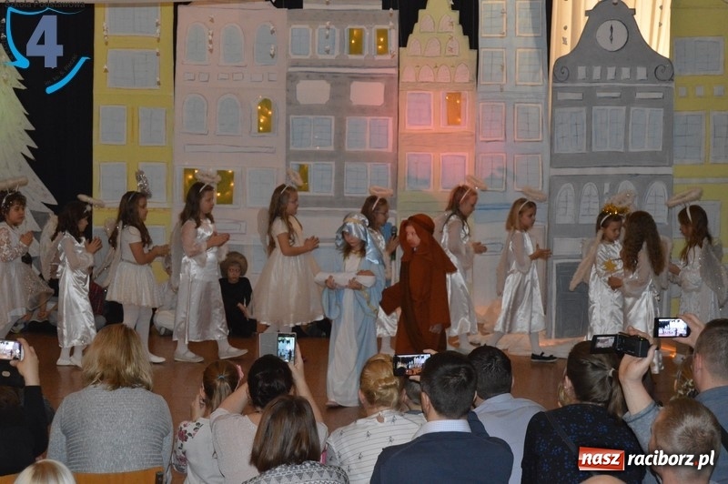 Zdjęcie w galerii na portalu naszraciborz.pl: Jasełka w Szkole Podstawowej numer 4 wiadomości z regionu
