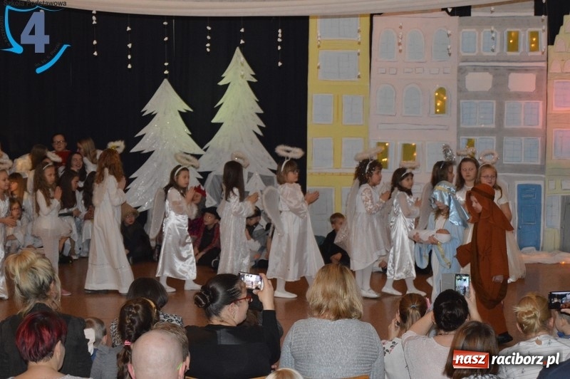 Zdjęcie w galerii na portalu naszraciborz.pl: Jasełka w Szkole Podstawowej numer 4 wiadomości z regionu