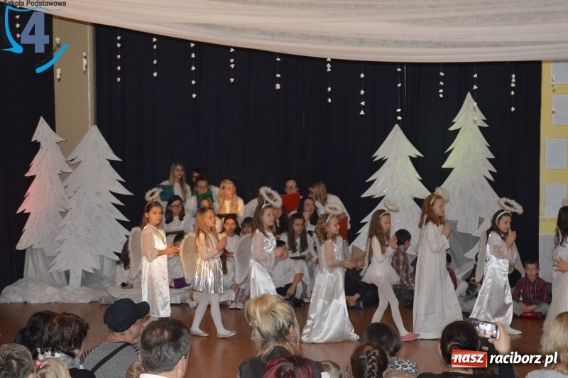 Zdjęcie w galerii na portalu naszraciborz.pl: Jasełka w Szkole Podstawowej numer 4 wiadomości z regionu