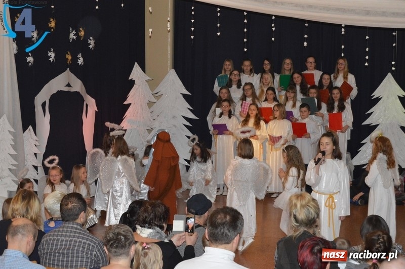 Zdjęcie w galerii na portalu naszraciborz.pl: Jasełka w Szkole Podstawowej numer 4 wiadomości z regionu