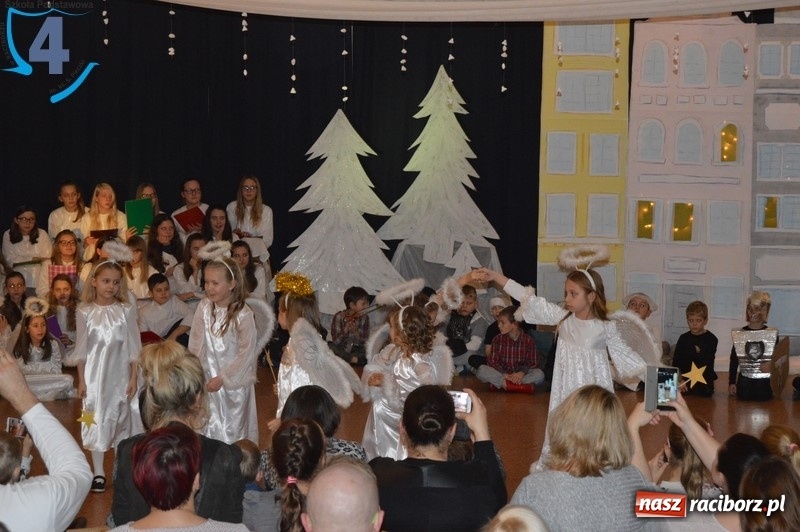 Zdjęcie w galerii na portalu naszraciborz.pl: Jasełka w Szkole Podstawowej numer 4 wiadomości z regionu