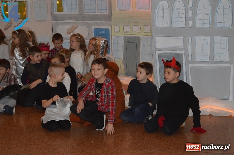 Zdjęcie w galerii na portalu naszraciborz.pl: Jasełka w Szkole Podstawowej numer 4 wiadomości z regionu