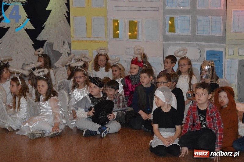 Zdjęcie w galerii na portalu naszraciborz.pl: Jasełka w Szkole Podstawowej numer 4 wiadomości z regionu