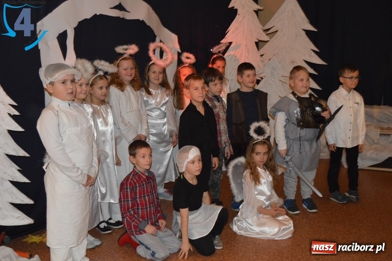 Zdjęcie w galerii na portalu naszraciborz.pl: Jasełka w Szkole Podstawowej numer 4 wiadomości z regionu