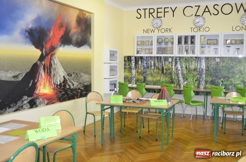 Zdjęcie w galerii na portalu naszraciborz.pl: Uczniowie III LO w Będzinie mogę korzystać z Zielonej Pracowni wiadomości z regionu