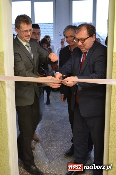 Zdjęcie w galerii na portalu naszraciborz.pl: Zespół Szkół Budowalno-Architektonicznych w Tarnowskich Górach z Zieloną Pracownią wiadomości z regionu