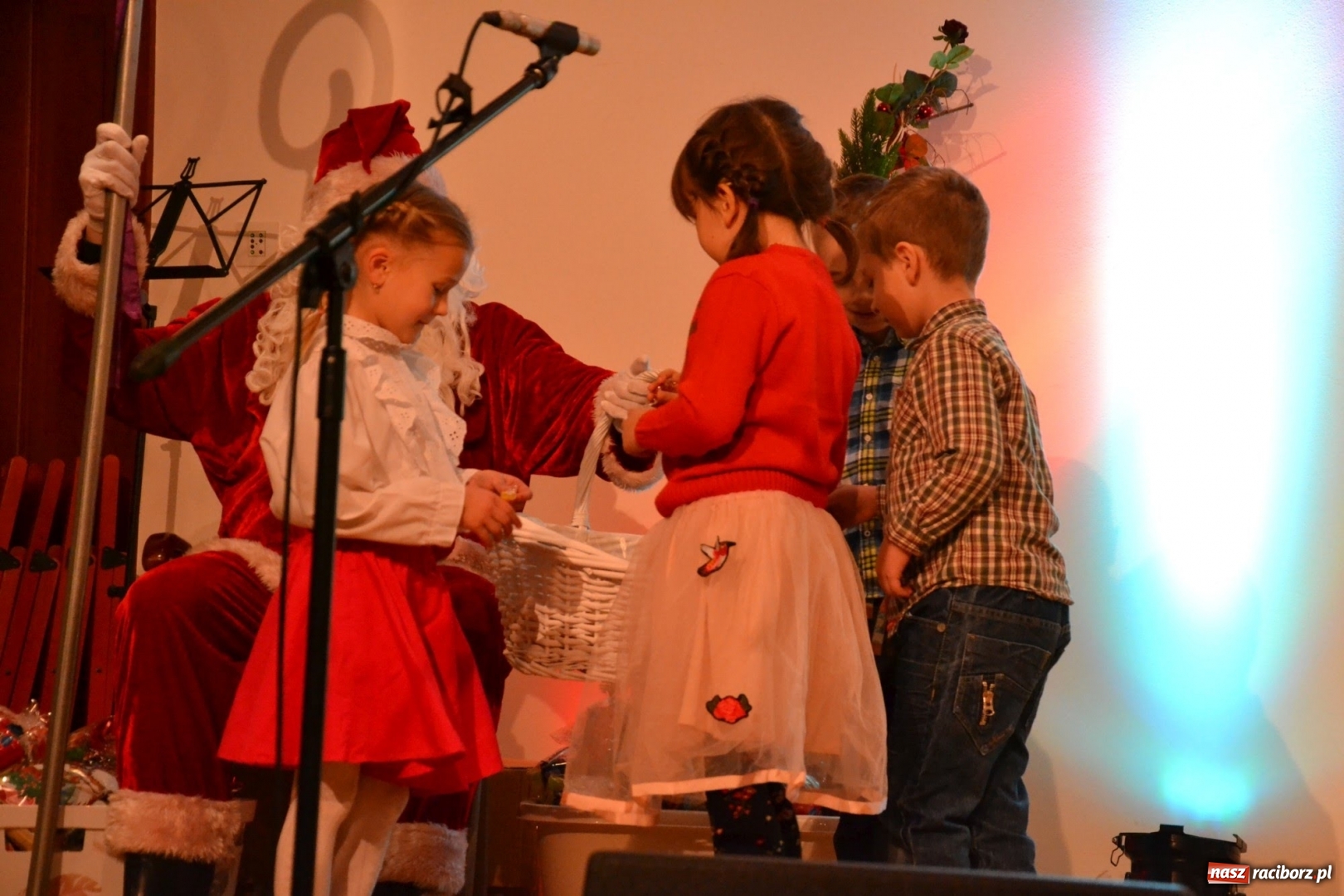Zdjęcie w galerii na portalu naszraciborz.pl: Koncert kolędowy na Zamku Piastowskim wiadomości z regionu