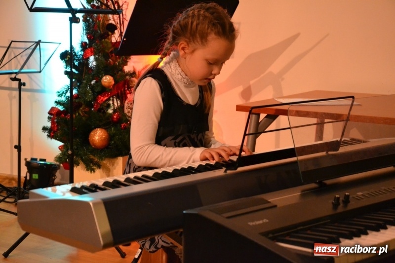 Zdjęcie w galerii na portalu naszraciborz.pl: Koncert kolędowy na Zamku Piastowskim wiadomości z regionu