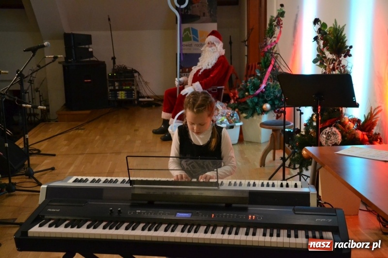 Zdjęcie w galerii na portalu naszraciborz.pl: Koncert kolędowy na Zamku Piastowskim wiadomości z regionu