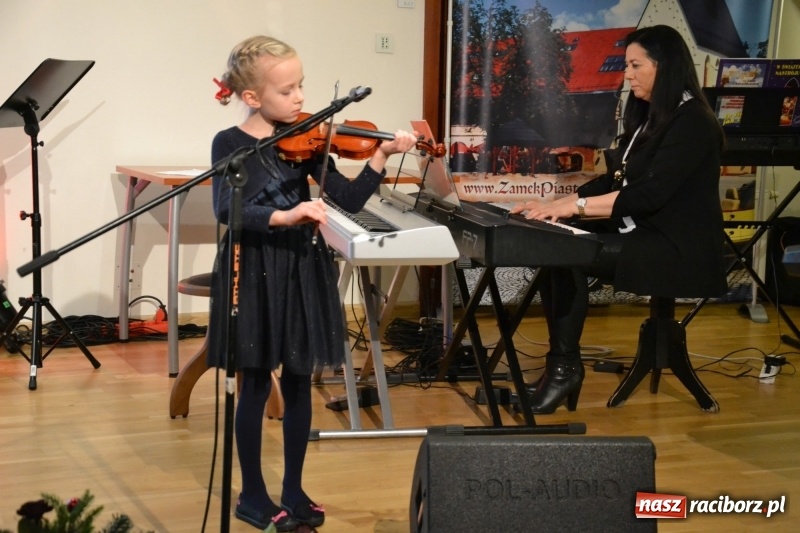 Zdjęcie w galerii na portalu naszraciborz.pl: Koncert kolędowy na Zamku Piastowskim wiadomości z regionu