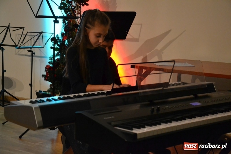 Zdjęcie w galerii na portalu naszraciborz.pl: Koncert kolędowy na Zamku Piastowskim wiadomości z regionu