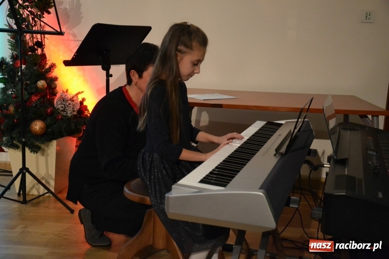 Zdjęcie w galerii na portalu naszraciborz.pl: Koncert kolędowy na Zamku Piastowskim wiadomości z regionu