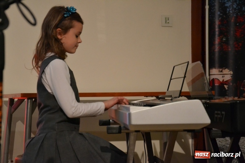 Zdjęcie w galerii na portalu naszraciborz.pl: Koncert kolędowy na Zamku Piastowskim wiadomości z regionu