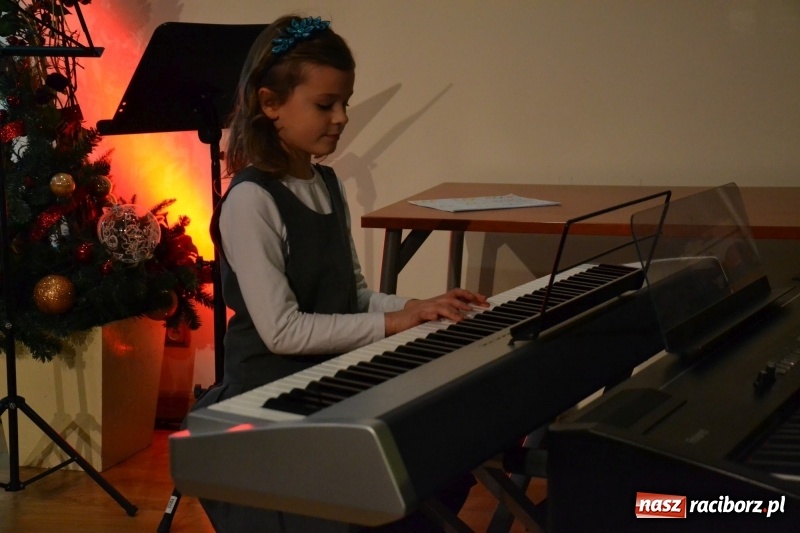 Zdjęcie w galerii na portalu naszraciborz.pl: Koncert kolędowy na Zamku Piastowskim wiadomości z regionu