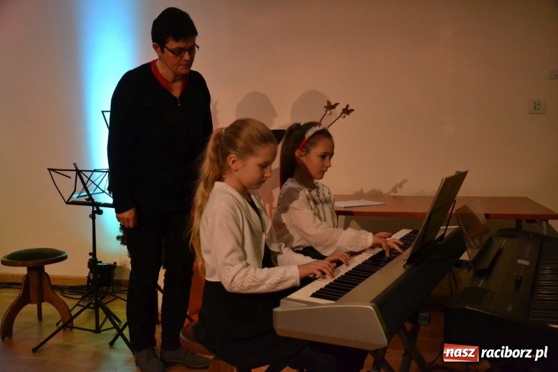 Zdjęcie w galerii na portalu naszraciborz.pl: Koncert kolędowy na Zamku Piastowskim wiadomości z regionu