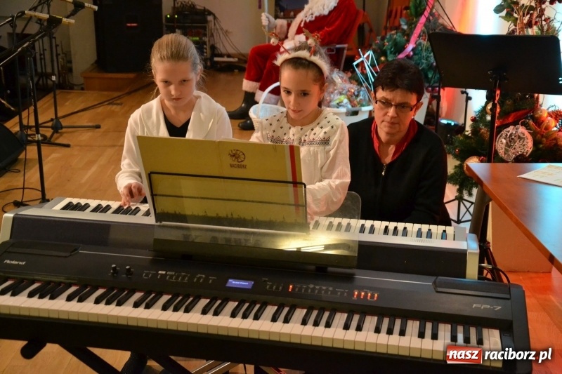 Zdjęcie w galerii na portalu naszraciborz.pl: Koncert kolędowy na Zamku Piastowskim wiadomości z regionu