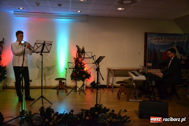 Zdjęcie w galerii na portalu naszraciborz.pl: Koncert kolędowy na Zamku Piastowskim wiadomości z regionu