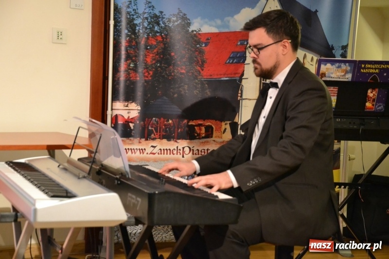 Zdjęcie w galerii na portalu naszraciborz.pl: Koncert kolędowy na Zamku Piastowskim wiadomości z regionu