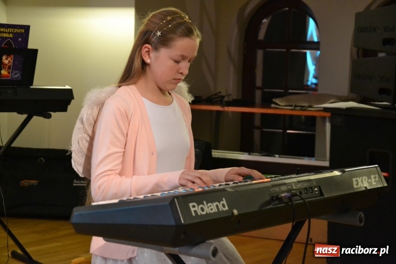 Zdjęcie w galerii na portalu naszraciborz.pl: Koncert kolędowy na Zamku Piastowskim wiadomości z regionu