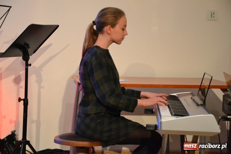 Zdjęcie w galerii na portalu naszraciborz.pl: Koncert kolędowy na Zamku Piastowskim wiadomości z regionu