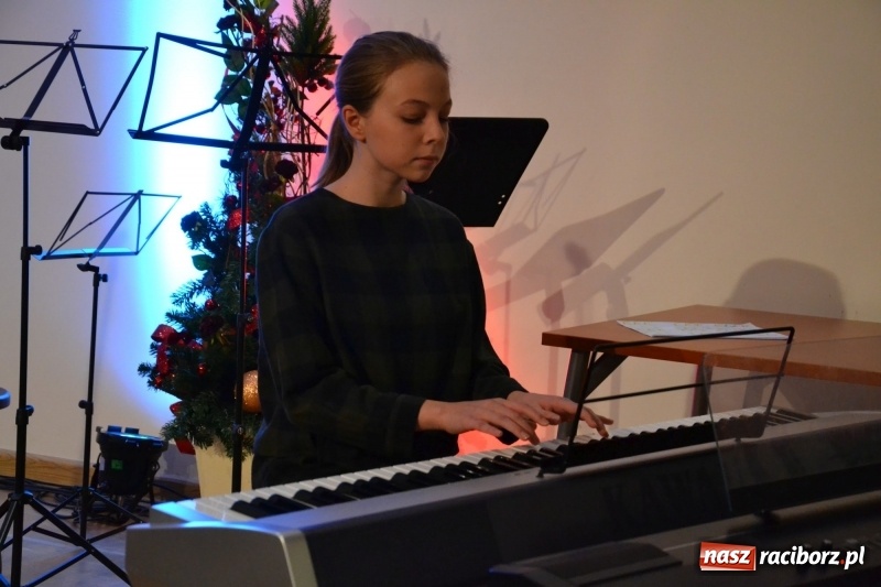Zdjęcie w galerii na portalu naszraciborz.pl: Koncert kolędowy na Zamku Piastowskim wiadomości z regionu