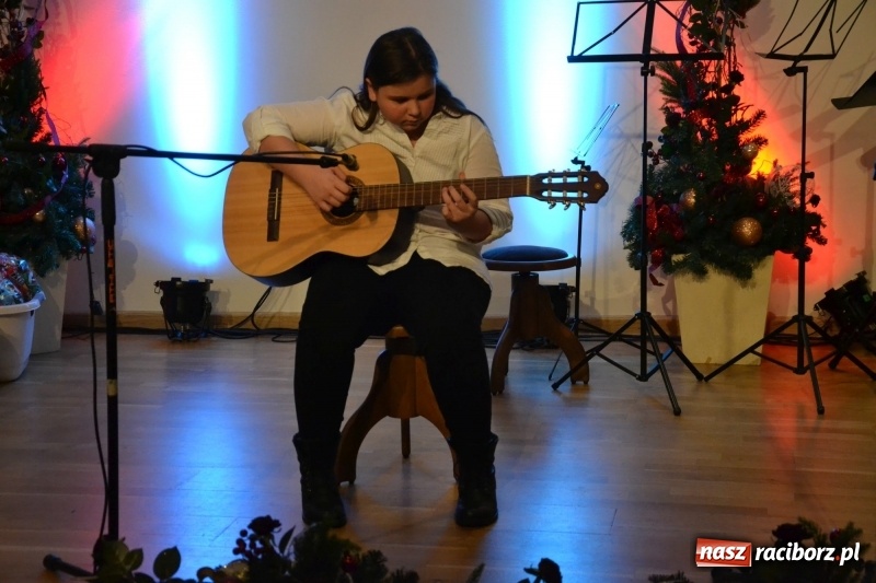 Zdjęcie w galerii na portalu naszraciborz.pl: Koncert kolędowy na Zamku Piastowskim wiadomości z regionu