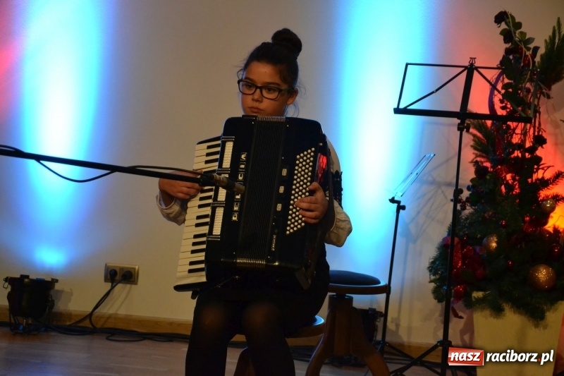 Zdjęcie w galerii na portalu naszraciborz.pl: Koncert kolędowy na Zamku Piastowskim wiadomości z regionu