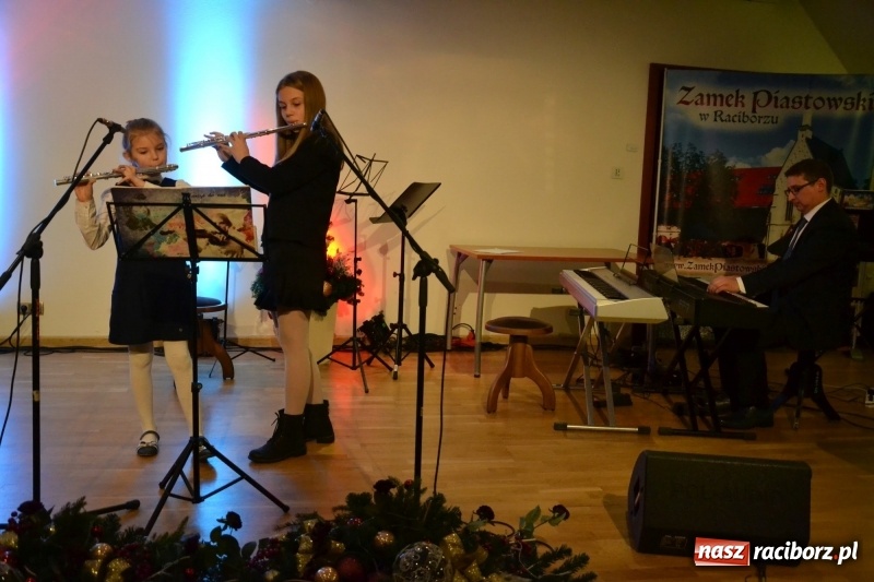 Zdjęcie w galerii na portalu naszraciborz.pl: Koncert kolędowy na Zamku Piastowskim wiadomości z regionu