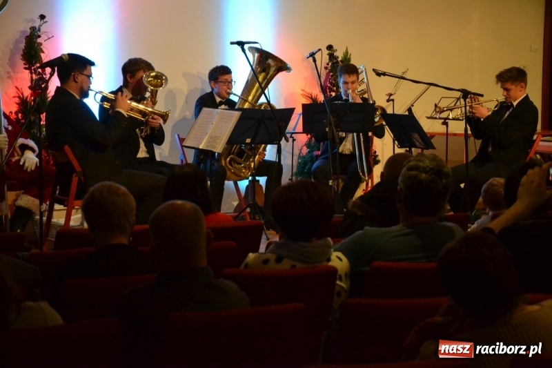 Zdjęcie w galerii na portalu naszraciborz.pl: Koncert kolędowy na Zamku Piastowskim wiadomości z regionu