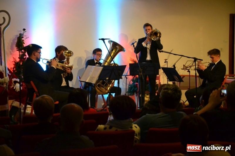 Zdjęcie w galerii na portalu naszraciborz.pl: Koncert kolędowy na Zamku Piastowskim wiadomości z regionu