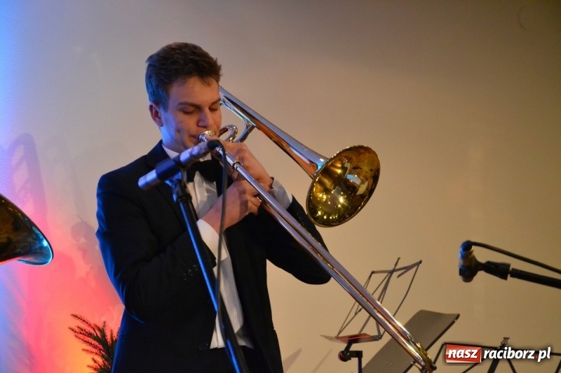 Zdjęcie w galerii na portalu naszraciborz.pl: Koncert kolędowy na Zamku Piastowskim wiadomości z regionu