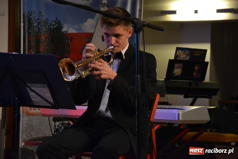 Zdjęcie w galerii na portalu naszraciborz.pl: Koncert kolędowy na Zamku Piastowskim wiadomości z regionu