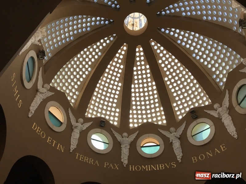 Zdjęcie w galerii na portalu naszraciborz.pl: Współczesne Betlejem. Miejsce, w którym wydarzył się cud wiadomości z regionu