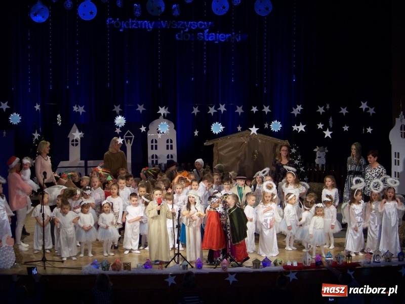 Zdjęcie w galerii na portalu naszraciborz.pl: Dzieci z Przedszkola nr 15 wystawiły jasełka na scenie RCK wiadomości z regionu