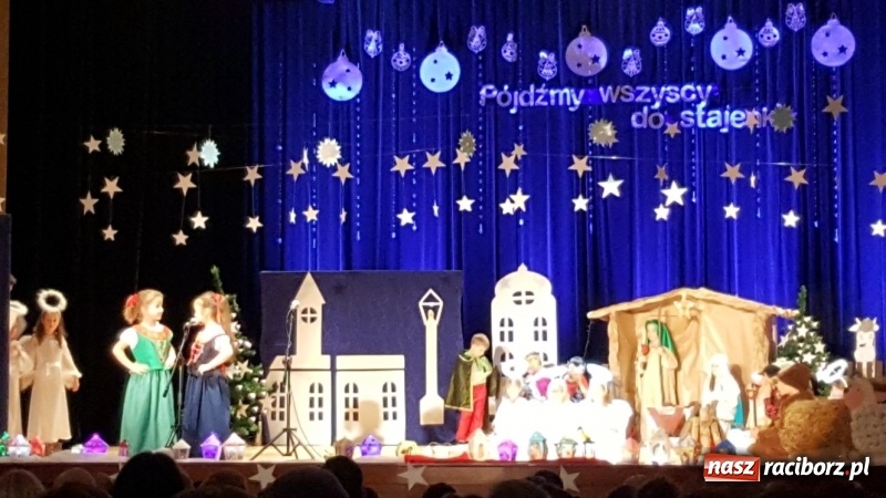 Zdjęcie w galerii na portalu naszraciborz.pl: Dzieci z Przedszkola nr 15 wystawiły jasełka na scenie RCK wiadomości z regionu