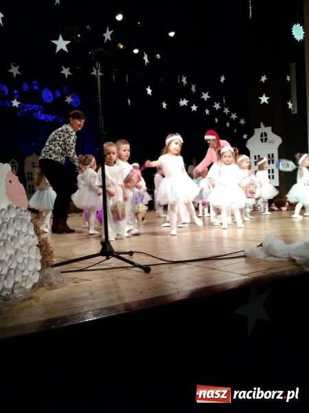 Zdjęcie w galerii na portalu naszraciborz.pl: Dzieci z Przedszkola nr 15 wystawiły jasełka na scenie RCK wiadomości z regionu
