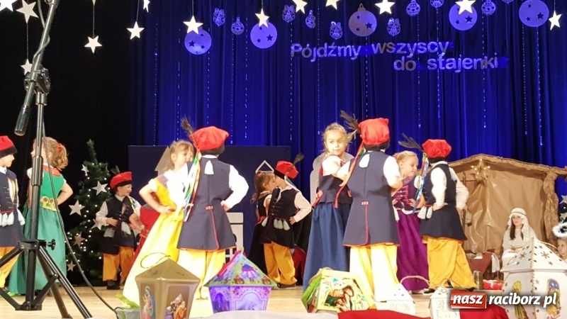 Zdjęcie w galerii na portalu naszraciborz.pl: Dzieci z Przedszkola nr 15 wystawiły jasełka na scenie RCK wiadomości z regionu
